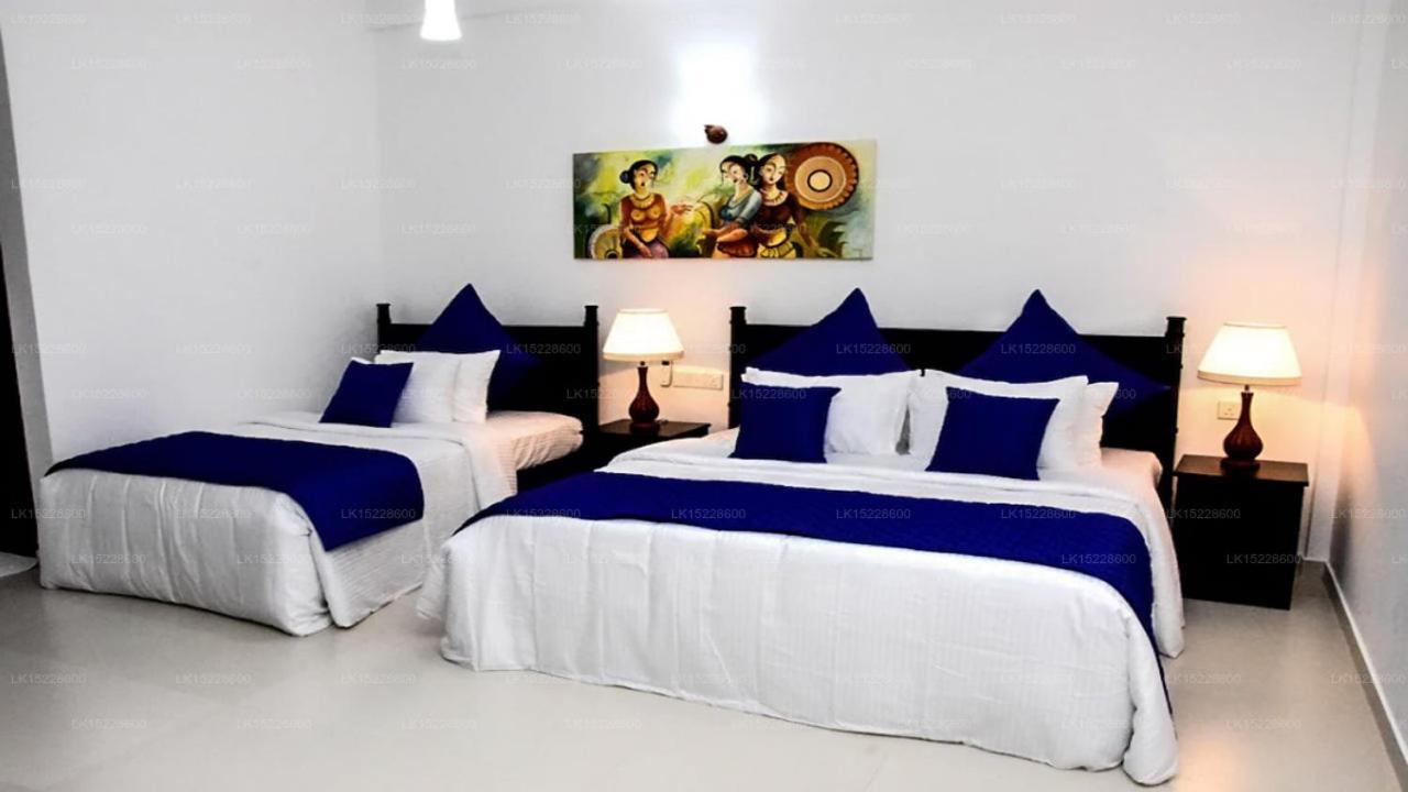 Blue Spring Hotel Wadduwa Kültér fotó